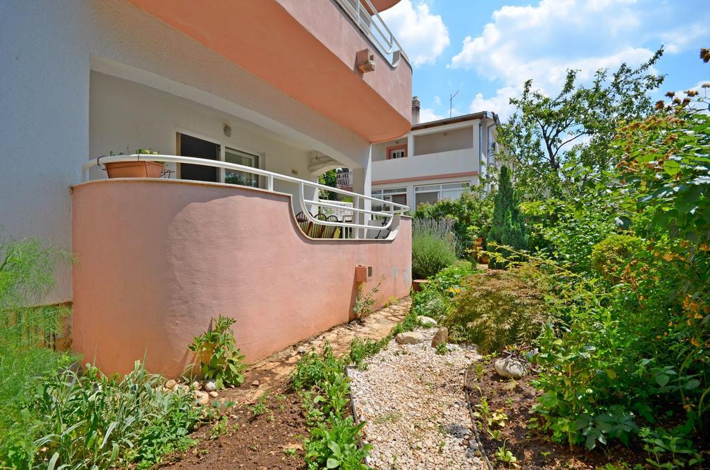 Apartments Snjezana Novi Vinodolski Exterior foto